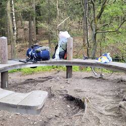merkwürdige Bank am Aussichtspunkt oberhalb des Kluckweges