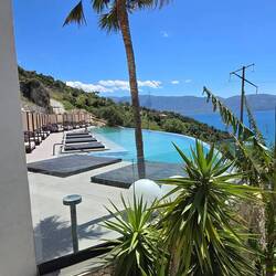 ... Ausblick aufs Pool