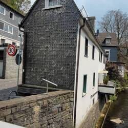 .... seehr schmales Haus