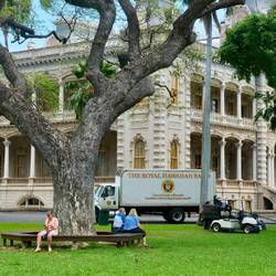Abmarsch der Royal Hawaiian Band nach ihrem wöchentlichen Konzert vor dem Palast
