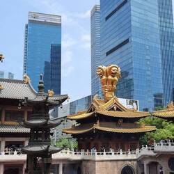 Die Challenge: Münzen in die Bronze-Statue zu werfen .. garnicht so einfach!