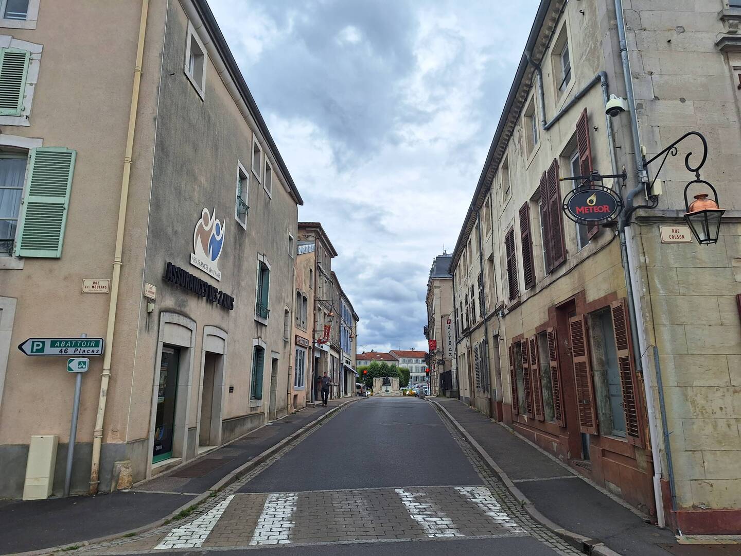 Rue de la Poterne - Blick zum Place Charles de Gaulle