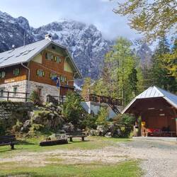 Refuge de montagne : Aljažev dom v Vratih (1000m)