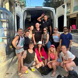 Abschiesfoto mit unserem Fahrer und Tourguide Juan Pablo ❤️