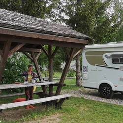 Ein großer Tisch für uns allein