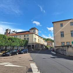 ... und Place des Alliés...