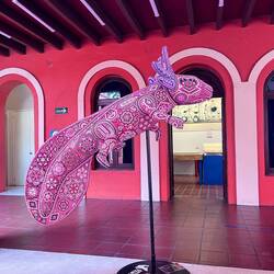 More extraordinary beadwork