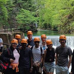 La team de l'auberge 🇫🇷🏴󠁧󠁢󠁥󠁮󠁧󠁿🇨🇦🇮🇳🇳🇱