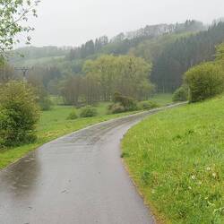 Nimstal ist schön, nur der Asphaltweg stört.