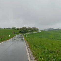 Komische Wegeführung für den Jakobsweg