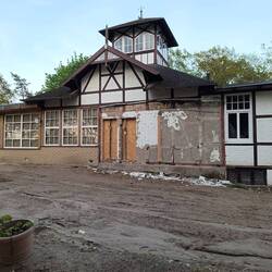 Hier haben wir bei unserem ersten Besuch vor ca 15 Jahren mal gegessen, Personal DDR Mentalität pur.
