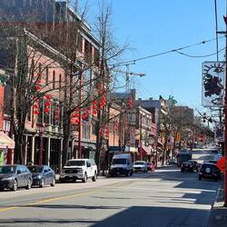 China Town, nur eine Straße entfernt vom Elend der Straße East Hastings