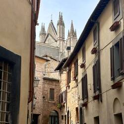 Erster Blick auf den Dom von Orvieto