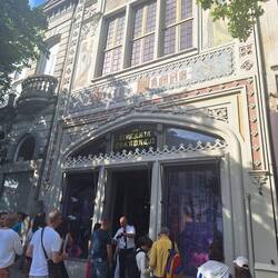 The famous Livraria Lello bookstore