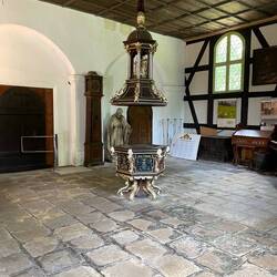 Das älteste Objekt der Kirche Taufbecken von 1661
