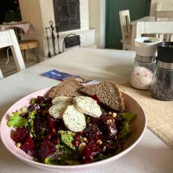 Mittag im Café der Kirche