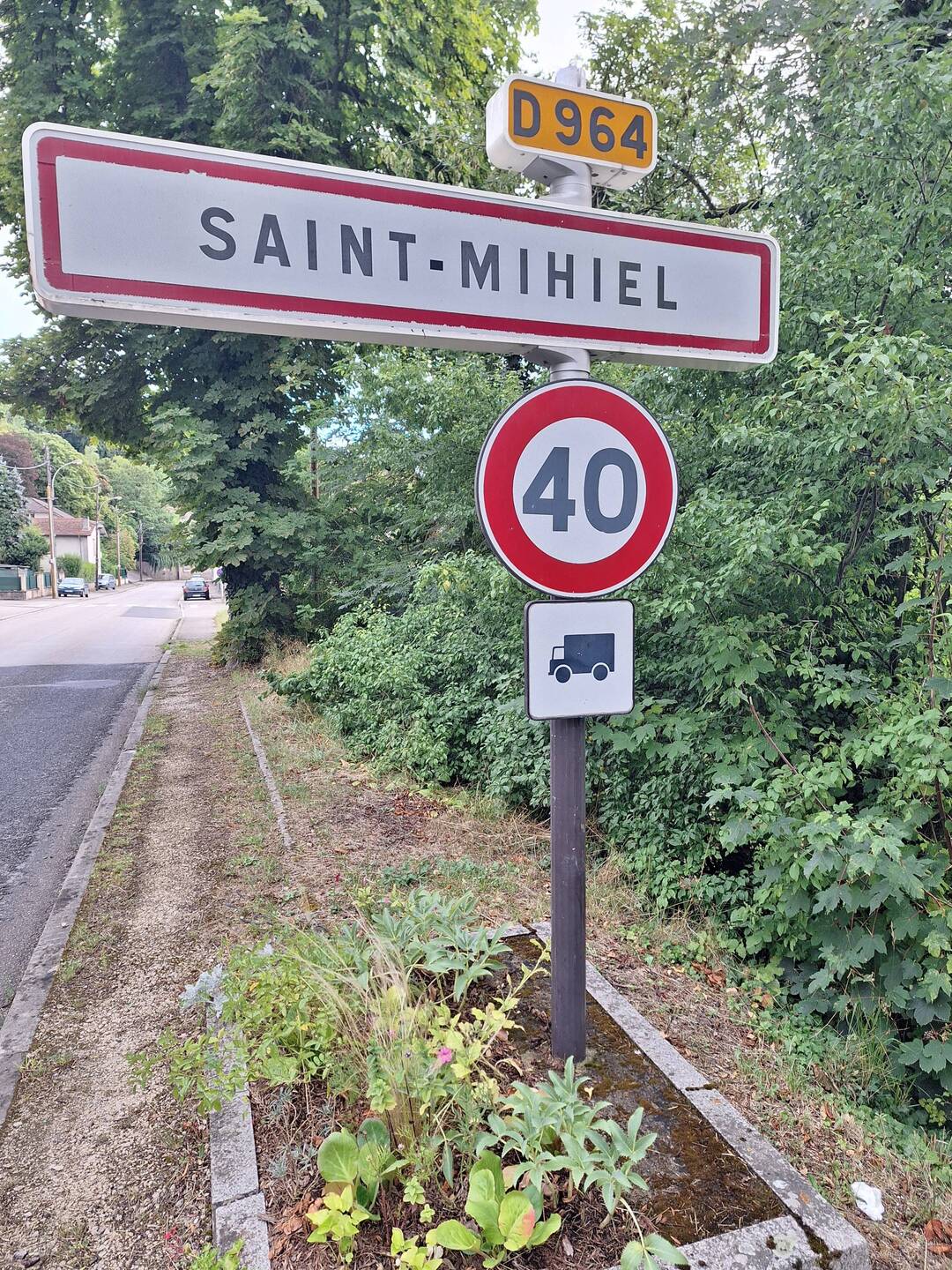 D 964 - Avenue des Roches