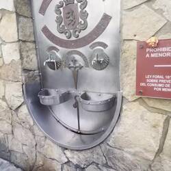 Fountain of wine - free!