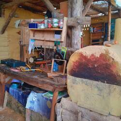 "Meine" Küche. Normalerweise leben hier mehr Freiwillige, aber im Moment ist Regenzeit...