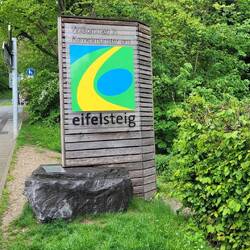 trotz der Größe NICHT Anfang oder Ziel