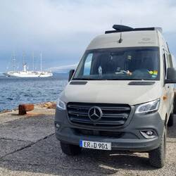 Stellplatz mit Privatyacht 😉