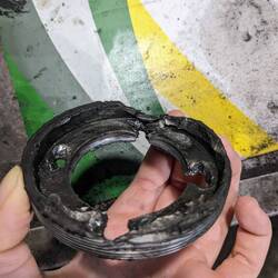 Der Gewindering der Tristar-Radlagergehäuse - vollkommen zerstört durch die türkischen Facharbeiter