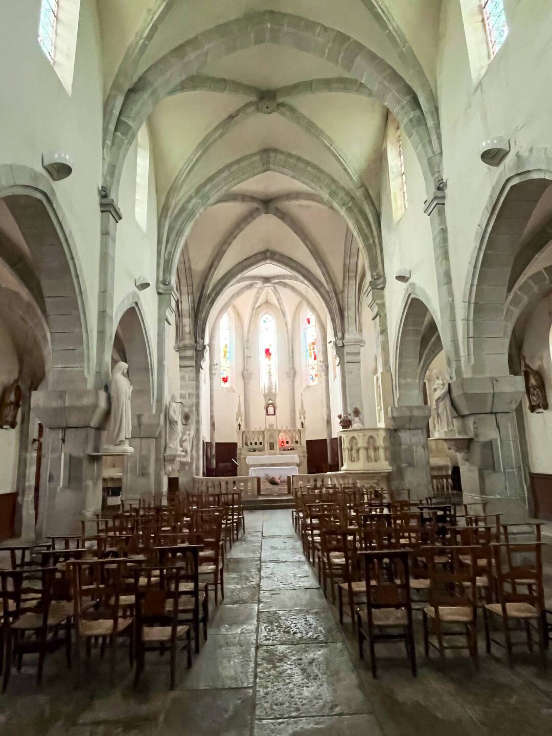 Faycelles church interior