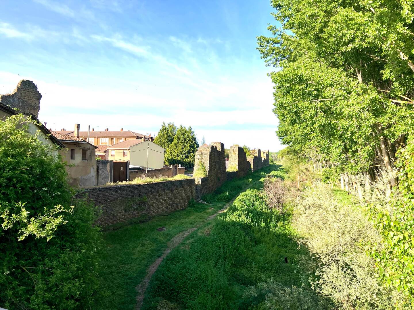 Leaving Mansilla - the walls