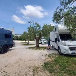 Stellplatz und Parkplatz "Nel verde"
