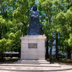 Mother and child memorial.