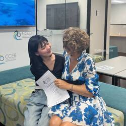 Ami, meine engste Mitschülerin, stets an meiner Seite am Englisch lernen...