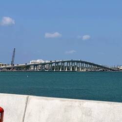 Die Brücke "Sanibel Causeway" wurde durch "Ian" komplett zerstört und steht nach 1,5 Jahren wieder.