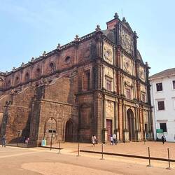Basilica of Bom Jesus - impressive Portuguese happily sitting in India