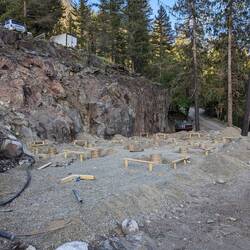 Da kommt bald ein 2 stöckiges gebäude hin