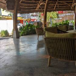 In einem schönen Kaffe/Restaurant (Ist unüblich, gemütliche Restaurants in Vietnam)
