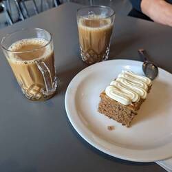 Hier gibt es sehr leckeren Carrot Cake