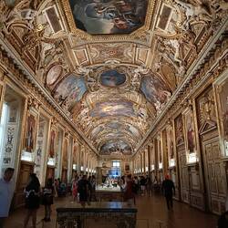 Now this was amazing, original palace decorations