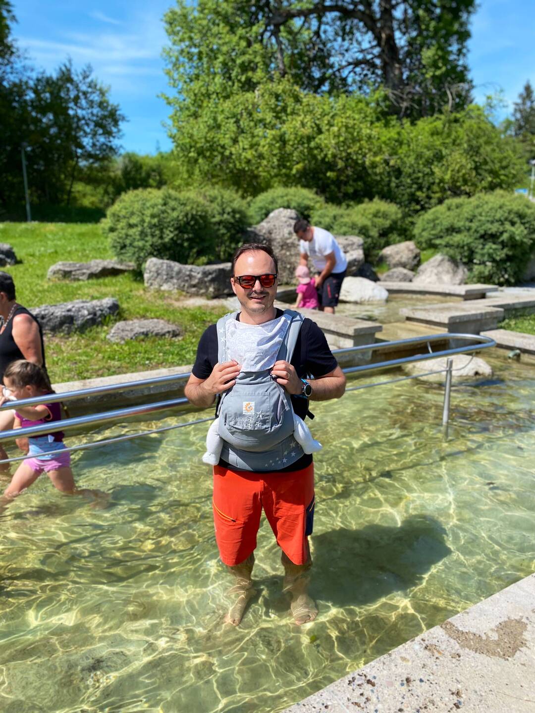 Erfrischung im Kneipp Becken