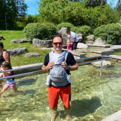 Erfrischung im Kneipp Becken
