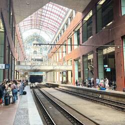 Nochmals der unglaubliche Bahnhof