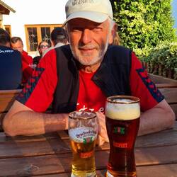 Im Bayerischen Biergarten "Zum Dorfwirt" in Arnbruck!