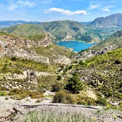 Stausee "Embalse Canales"
