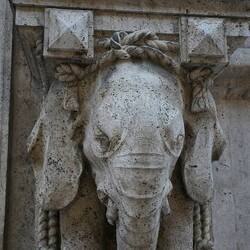 Eingangswächter bei der Cassa di Risparmio Ascoli Piceno