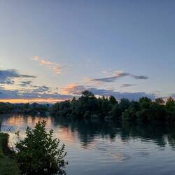Sonnenuntergang am Fluss