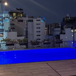 Hotel Pool auf dem 10. Stock