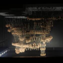 Faszinierend, die Struktur erst mal mit einem hängenden Modell zu planen!