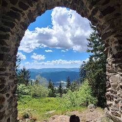 Weltkriegs Gedenkstein, Mittagstein!