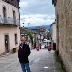 Les checking out our track