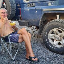 Frühstück auf dem Campingplatz von Overland Embassy