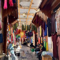 Färberstraße für 1 € gibt es hier ein fast neues Outfit 🤪